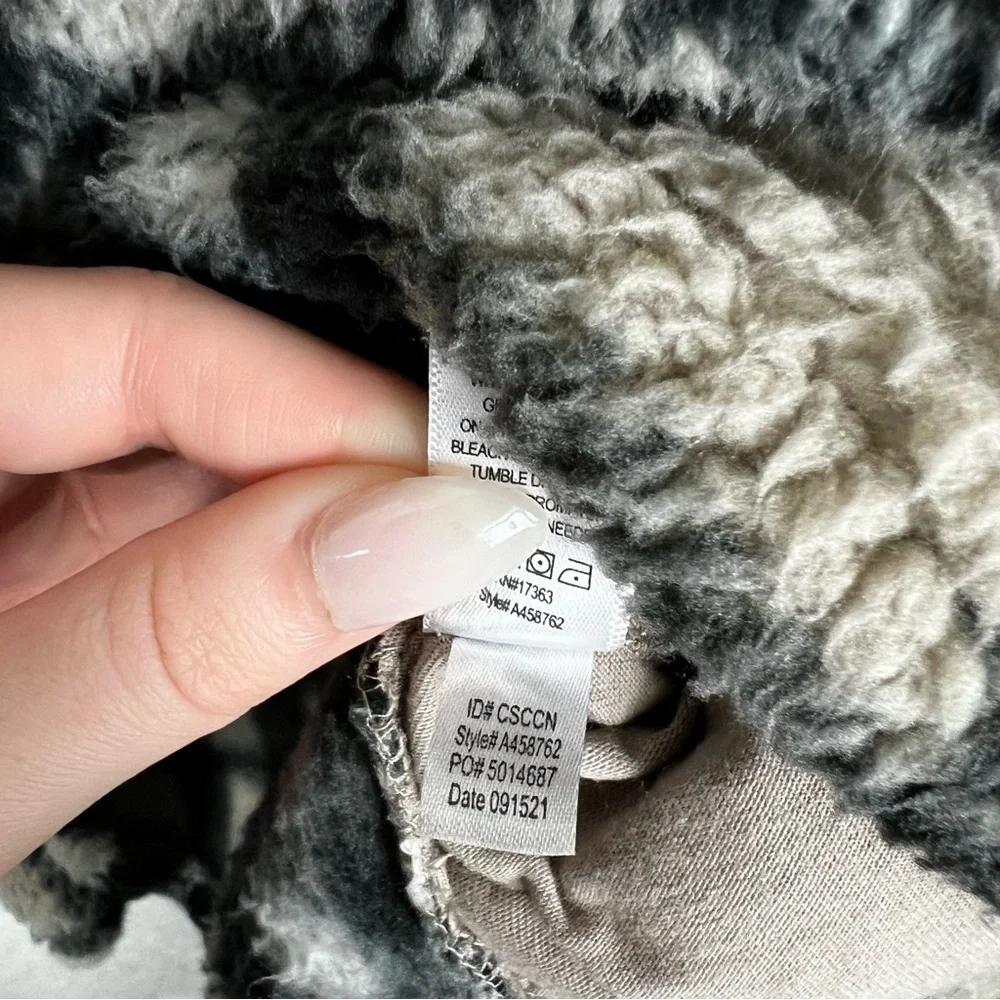 Koolaburra by Ugg Brushed Back Sherpa Oversized Pullover Check Plaid Size XS